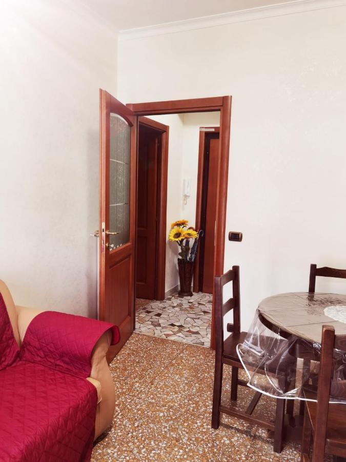 Appartamento Per Turisti E Famiglie Roma Екстериор снимка